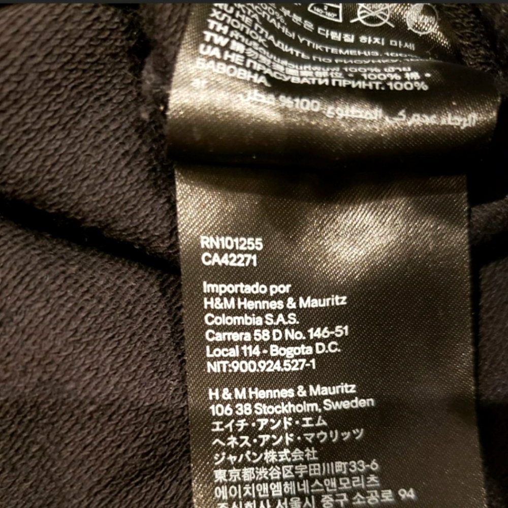 H&M Brooklyn NYC Black Long Sleeve Sweatshirt Size Small - Picture 6 of 6